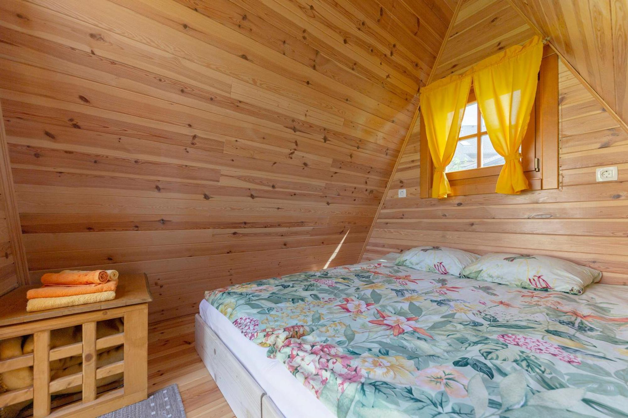 ホテル Glamping Mohorjev Grunt ゴレンスカ地方 エクステリア 写真
