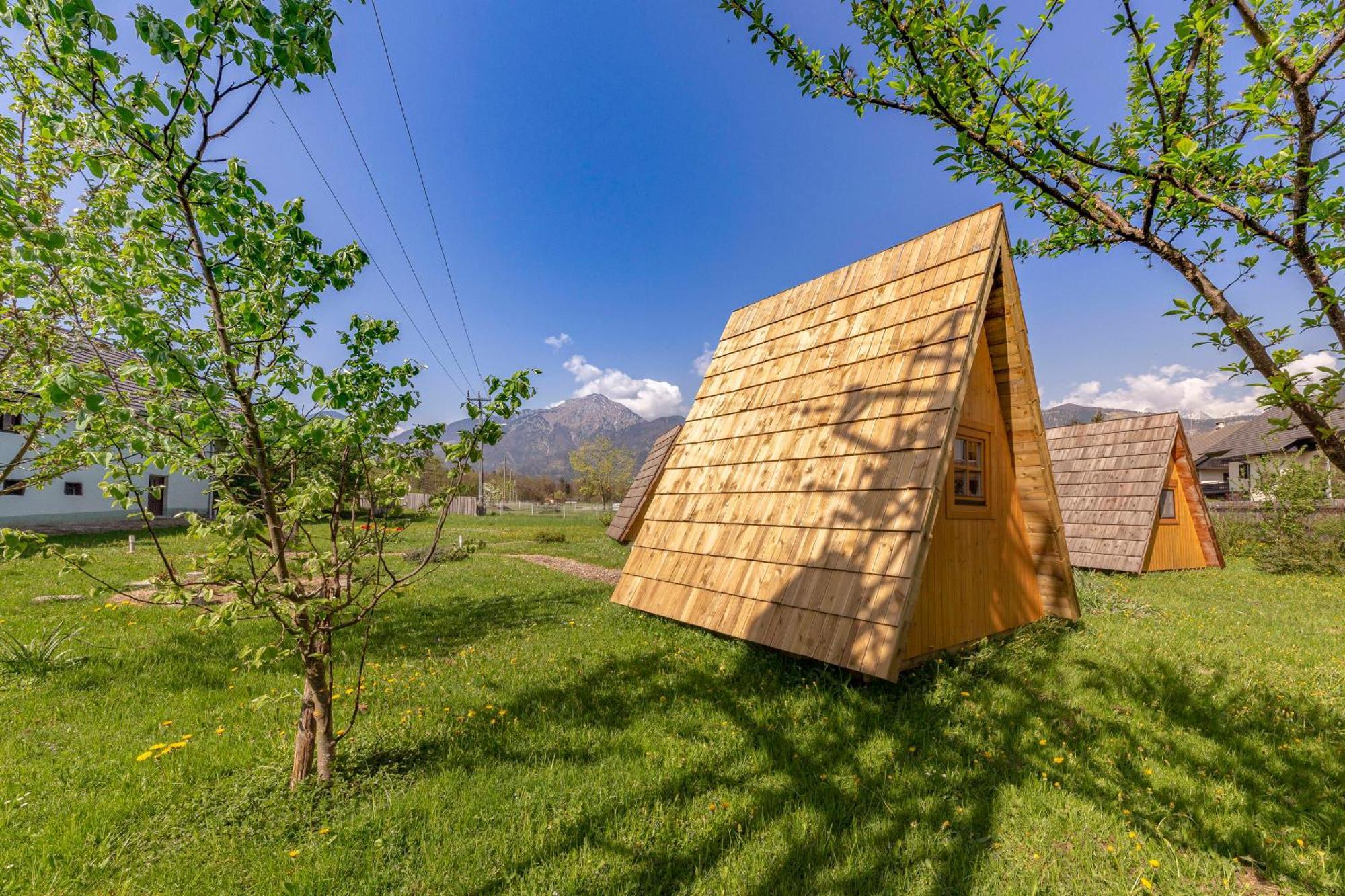 ホテル Glamping Mohorjev Grunt ゴレンスカ地方 エクステリア 写真